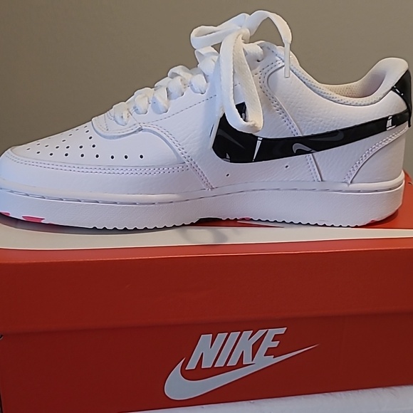 Women Nike Court Vision Low - Picture 2 of 5